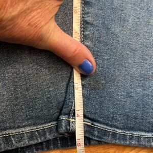 Democracy AB Solution  14 inch inseam shorts. Size 16